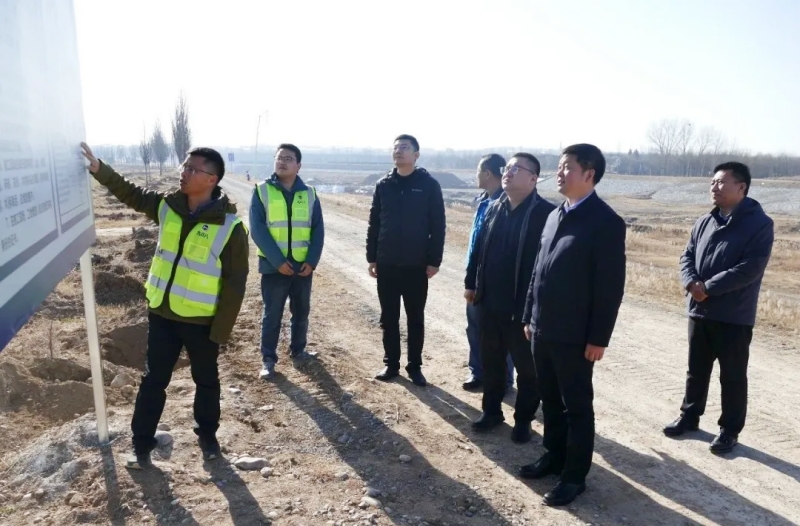 荆平深入陕西地矿九0八富平项目检查指导工作慰问一线员工